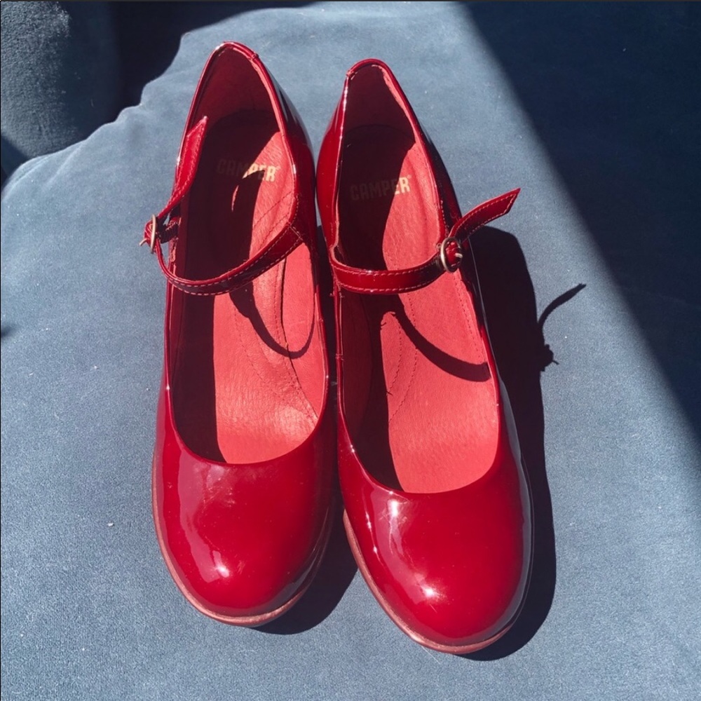 Camper nwot patent leather platform pumps